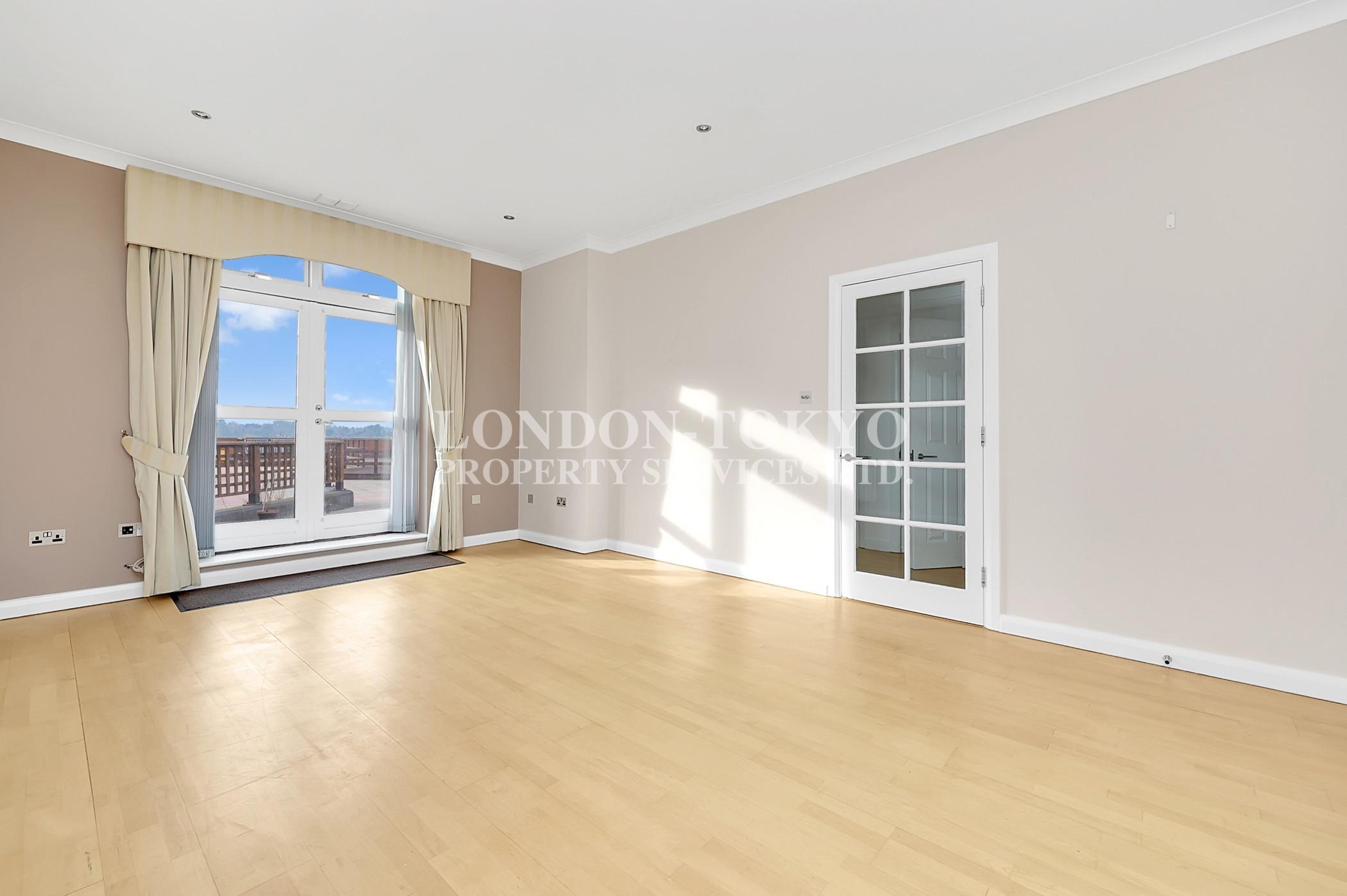 Westview Court, Totteridge Lane, N20