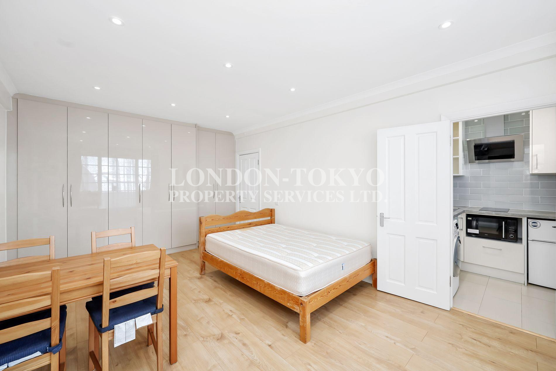 Broadwalk Court, W8