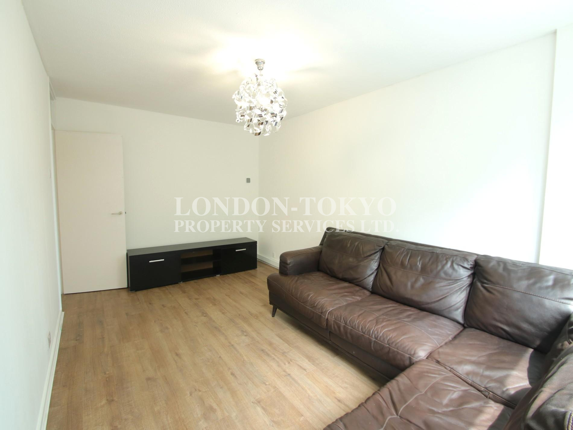 Ashbourne Court, N12