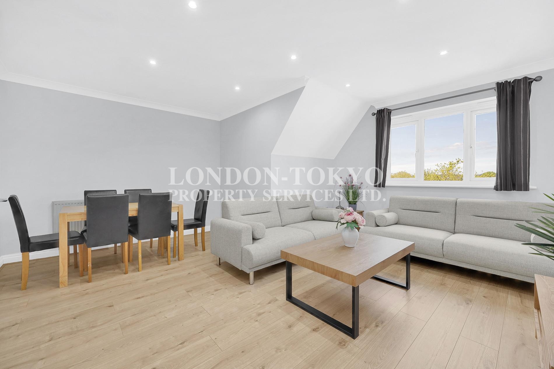 Beach Lodge , N3 