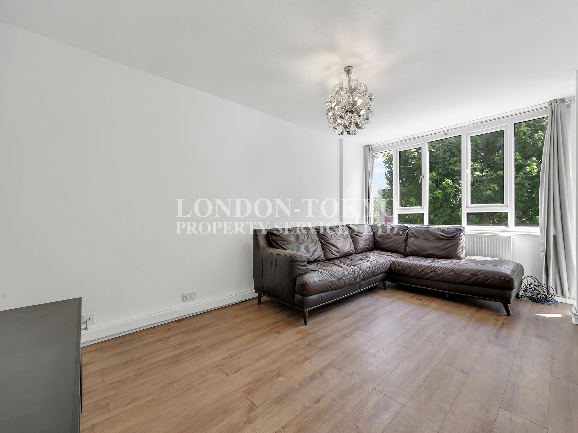 Ashbourne Court, N12