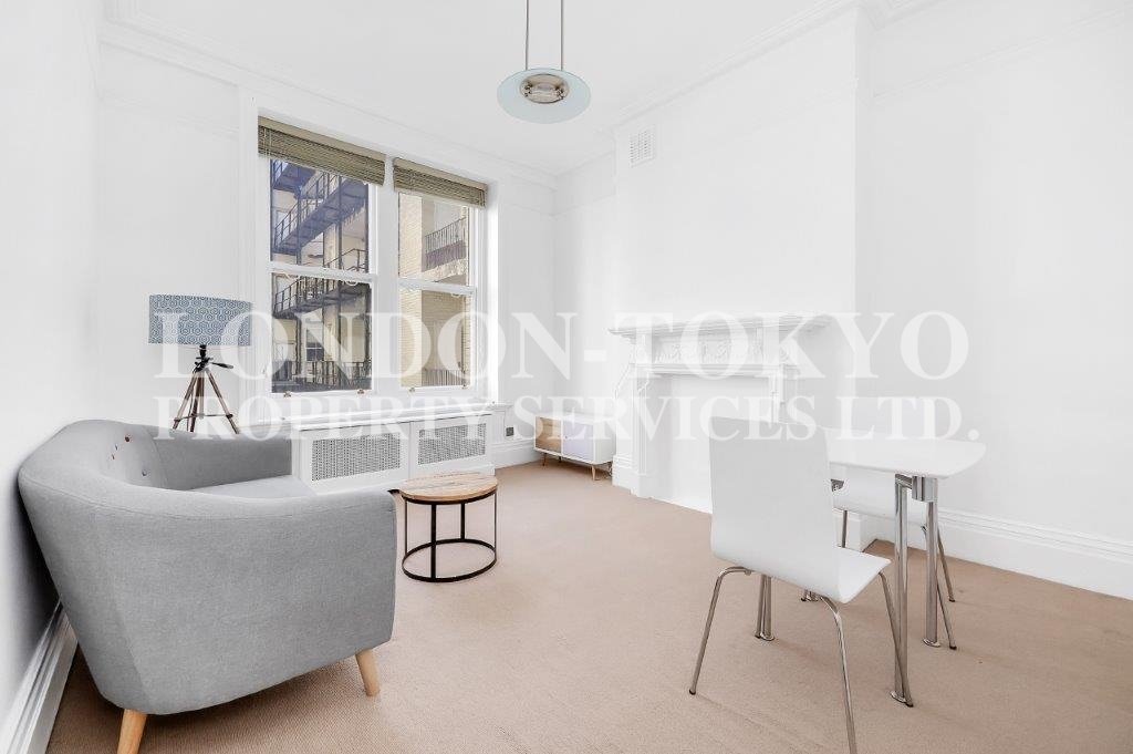 Old Court House , W8